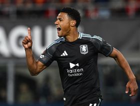تقرير: الهلال السعودي في مفاوضات لضم واتكينز ومارتينيلي