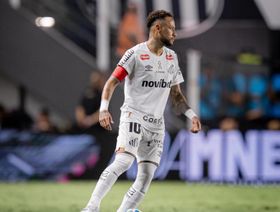 "دجاجة مذبوحة".. قمة باريس وبايرن تضع نيمار في قفص الاتهام