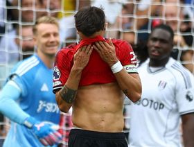 شاهد.. هل تسبب الحكم في إضاعة برونو لركلة جزاء يونايتد أمام فولهام؟