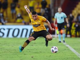 مصرع ماريو بينيدا مدافع برشلونة بالرصاص في الإكوادور