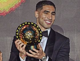 رسالة مؤثرة من أشرف حكيمي بعد فوزه بجائزة أفضل لاعب إفريقي