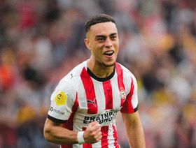 هداف رائع لسيرجينيو ديست يمنح آيندهوفن كأس السوبر الهولندي