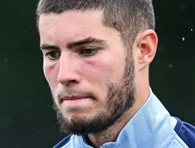 نجل زيدان "المطلوب في الجزائر" يرحل عن ريال بيتيس