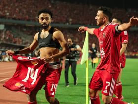 شاهد.. الأهلي يتلاعب بالزمالك ويعود لسباق التتويج