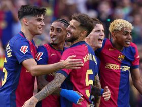 كم نقطة يحتاجها برشلونة للتتويج بالدوري الإسباني؟