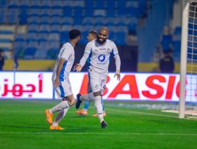 شاهد.. هدف ألكسندر لاكازيت يقود نيوم لفوز متأخر على الخليج