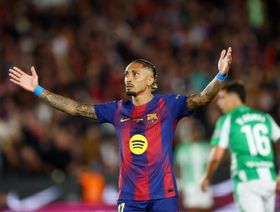 برشلونة يختتم مبارياته في كامب نو بالفوز على بيتيس