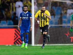 التشكيلة المتوقعة للهلال والاتحاد في الكلاسيكو.. بنزيما ضد البليهي؟