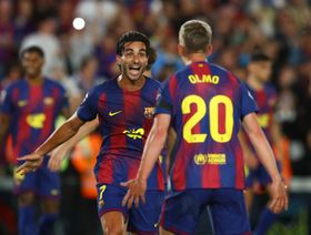 برشلونة يتوج بطلاً للدوري الإسباني بفوز مريح على ريال مدريد