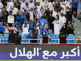 الهلال ينجو من فخ ضمك والوحدة يهزم العروبة بدوري روشن السعودي