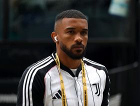 بريمر مدافع يوفنتوس يخضع لجراحة أخرى في الركبة