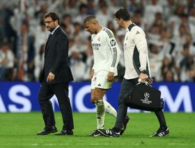 "التواء خفيف" في كاحل مبابي.. فهل يلحق بنهائي الكأس أمام برشلونة؟