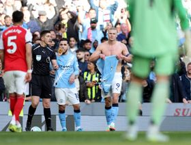 الوحش يطرق الباب.. مانشستر سيتي يهزم أرسنال ويهدد صدارته في الأمتار الأخيرة