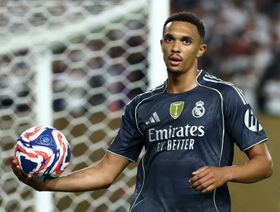 رغم البداية السيئة.. ريال مدريد "سعيد" بصفقة أرنولد