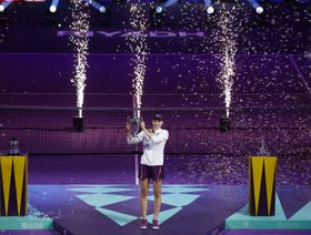 إيلينا ريباكينا تهزم أرينا سابالينكا وتحرز البطولة الختامية بالرياض