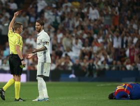 "عدو" ريال مدريد حكماً لمباراته ضد برشلونة بالدوري الإسباني