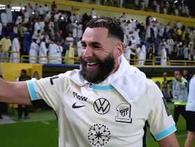 كريم بنزيما يُفجر مفاجأة: أتمنى العودة إلى ريال مدريد