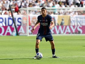 حكيمي يتصدر إفريقياً.. من اللاعب الأغلى في كل قارة؟