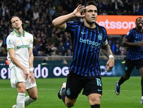 شاهد.. إنتر يلتهم روما في قمة من 7 أهداف وشالهان أوغلو يحرز هدف الموسم