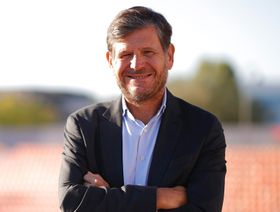 من برشلونة إلى مدريد.. أليماني مدير الكرة الجديد في أتلتيكو