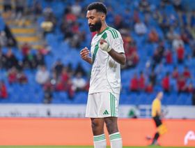 شاهد.. الأهلي يُعقد موقف النجمة في دوري روشن بهدف فراس البريكان