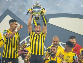 طارق حامد.. من بطل إلى شاهد على تتويج الاتحاد بدوري روشن