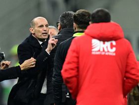 "طفل أحمق".. أليغري يقسو على فابريغاس بعد واقعة مباراة ميلان وكومو