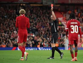 إيكيتيكي يدفع بسذاجة ثمن تسجيل هدف فوز ليفربول ضد ساوثهامبتون