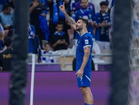 عملاق إنجليزي يريد ميتروفيتش والهلال يحدد موقفه