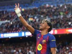 أول "هاتريك" للامين يامال في فوز مريح لبرشلونة على فياريال