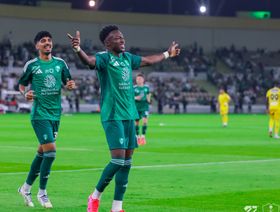 شاهد.. الأهلي يحقق فوزه السابع على التوالي ويهزم التعاون بثنائية