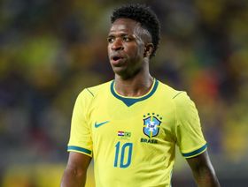 "أنت لست نيمار".. فينيسيوس يواجه انتقادات لاذعة في البرازيل