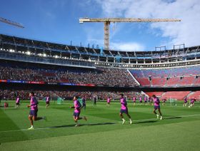 برشلونة يترقب القرار الحاسم بخصوص موعد العودة إلى كامب نو