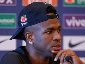 فينيسيوس: البرازيل ليست مرشحة بكأس العالم وأريد البقاء في ريال مدريد