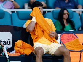 ألكاراز يودع بطولة ميامي وينفجر غضباً: أريد العودة للمنزل