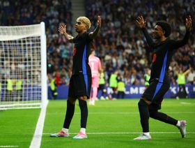 لامين يامال يُشعل ديربي كتالونيا ويرد على لاعب إسبانيول