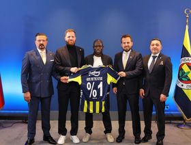 لماذا وضع فنربخشة علامة "1%" على قميص نغولو كانتي؟