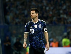 فوز هزيل للأرجنتين على موريتانيا وجمهورها يحضّ ليونيل ميسي على المشاركة بكأس العالم