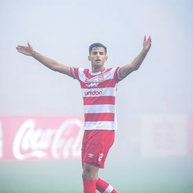 الليبي علي يوسف قريب من مزاملة مصطفى محمد في الدوري الفرنسي