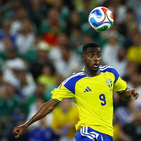 إيزاك أفضل لاعب في مباراة السويد وتونس بكأس العالم