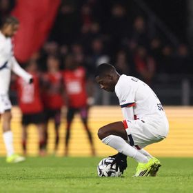 عثمان ديمبيلي ينتقد لاعبي باريس سان جيرمان ولويس إنريكي يؤنّبه