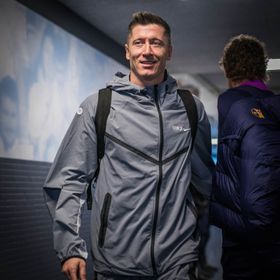 ليفاندوفسكي يقود تشكيلة برشلونة ضد سيلتا فيغو وإيريك غارسيا بالقناع