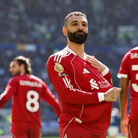 شاهد.. فان دايك يخطف الأضواء من صلاح  بهدف ضد إيفرتون في الدقيقة 100