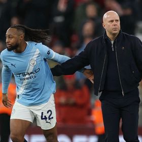 سلوت عن لقطة صلاح وغيهي: هناك مَن سيزعجه رأيي لكنني لن أتوقف