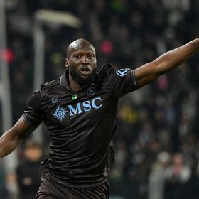 نابولي يفقد صبره ويهدد "المتمرد" لوكاكو بالاستبعاد