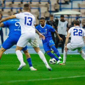 نافباخور يُعكر انطلاقة الهلال السعودي في دوري أبطال آسيا