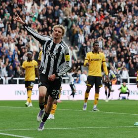 نيوكاسل يهزم ولفرهامبتون بهدف البرج الألماني "بديل إيزاك"