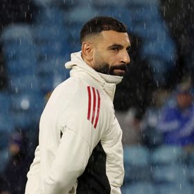 هل حانت لحظة الوداع؟.. محمد صلاح يرد تحية جمهور ليفربول في مشهد مؤثر؟