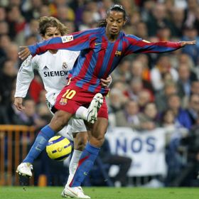 برشلونة يستفز ريال مدريد بقميص مخصص للكلاسيكو القادم