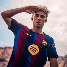 شاهد.. برشلونة يتلاعب بفالنسيا ويحلّق في قمة الدوري الإسباني